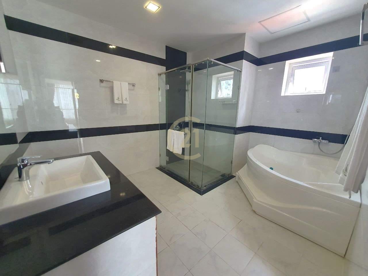 Specious One Bedroom for Rent at BKK2