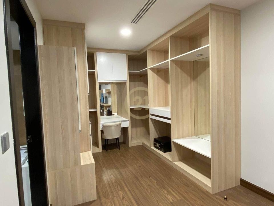 Modern Style 3 Bedroom For Rent at BKK1