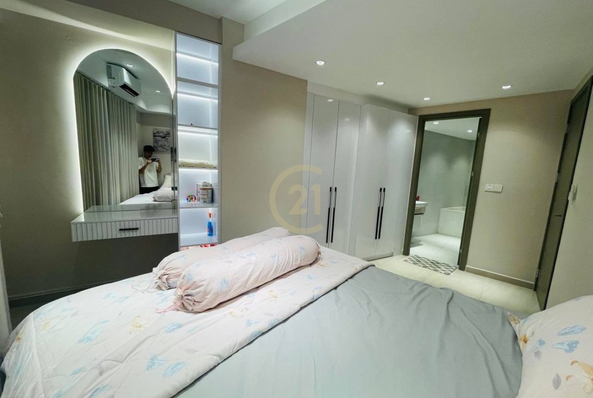Beautiful 1 Bedroom For Sale at Time Square 3