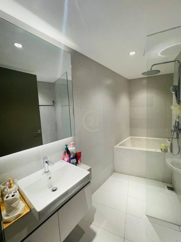 Beautiful 1 Bedroom For Sale at Time Square 3