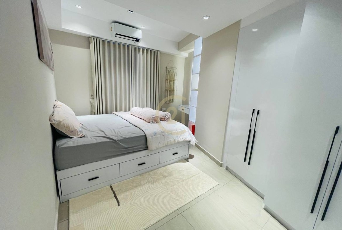 Beautiful 1 Bedroom For Sale at Time Square 3