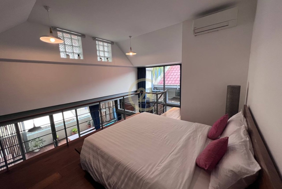 GOOD Duplex One Bedroom for rent at BKK3