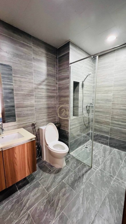NICE Two bedroom for rent at Skyline