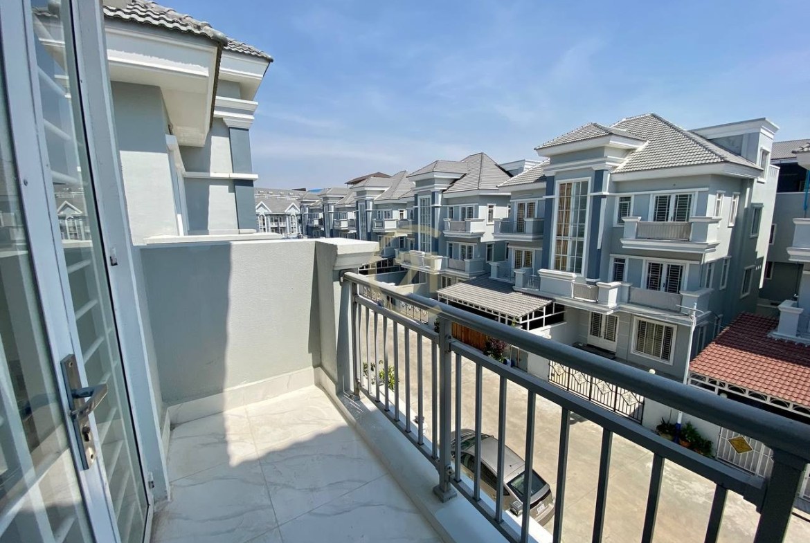 Twin Villa for sale at PreySar