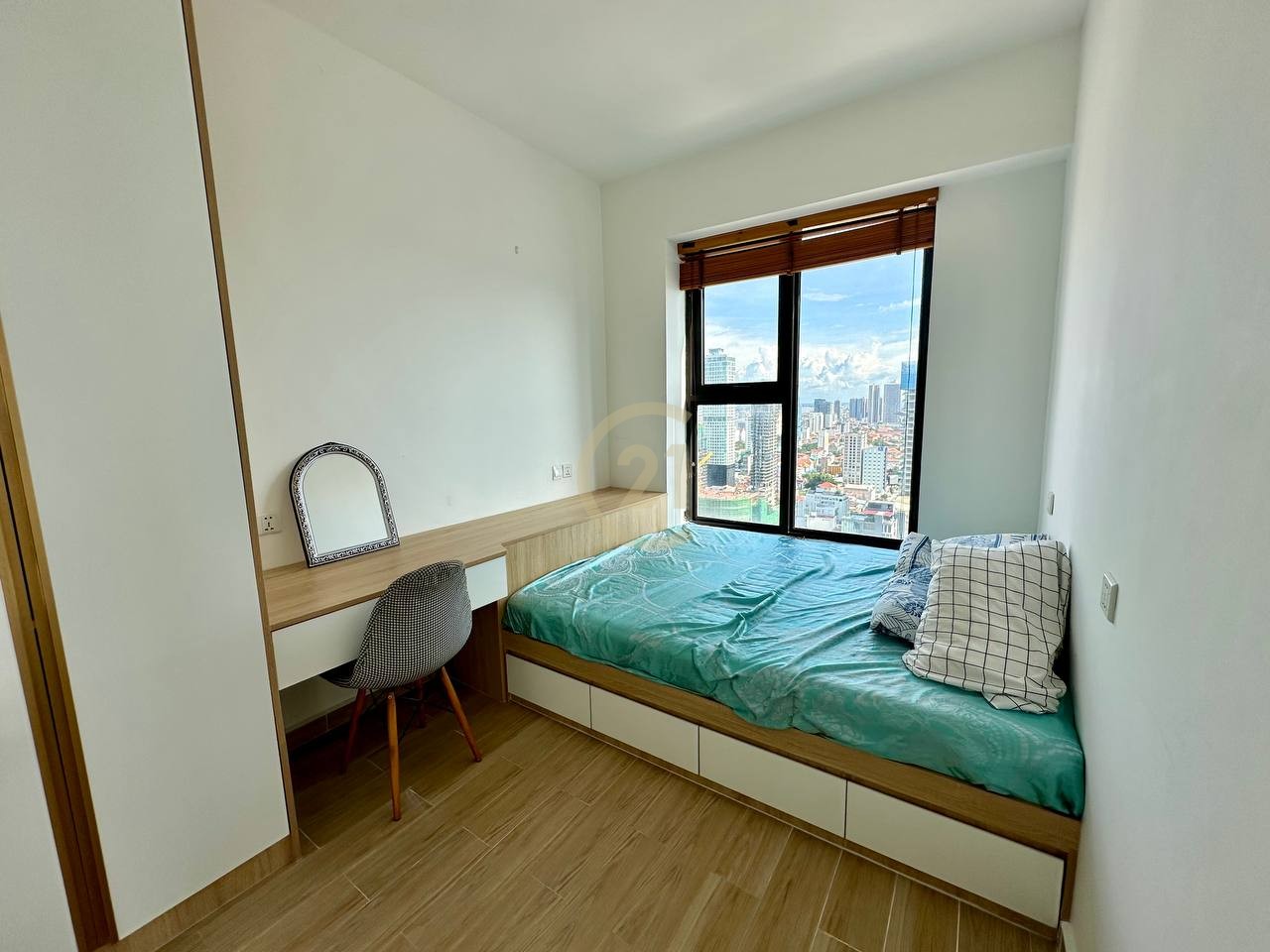 Beautiful Condo 2 Bedrooms For Rent at BKK3