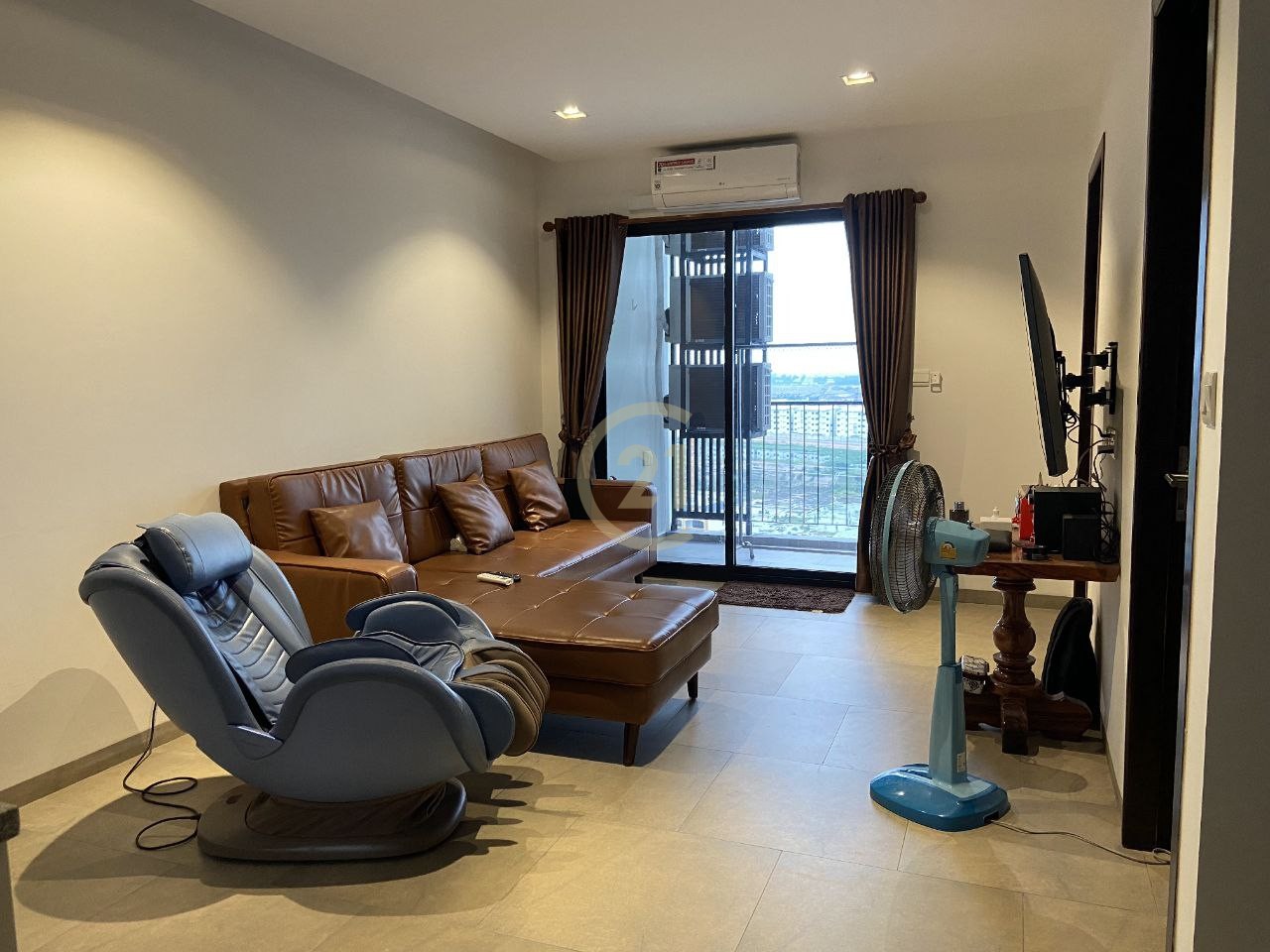 Condo 2 Bedroom For Sale at Urban Village
