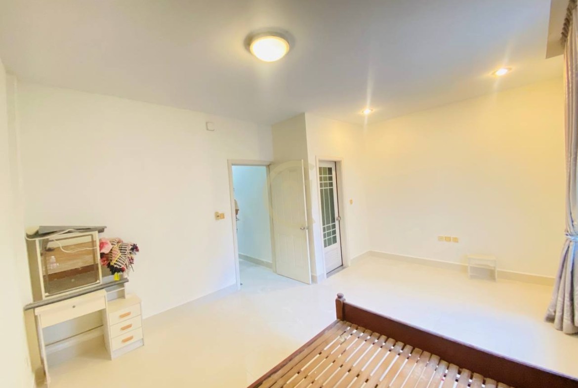 Special Price Villa LA for Rent at PH Boneg Snor