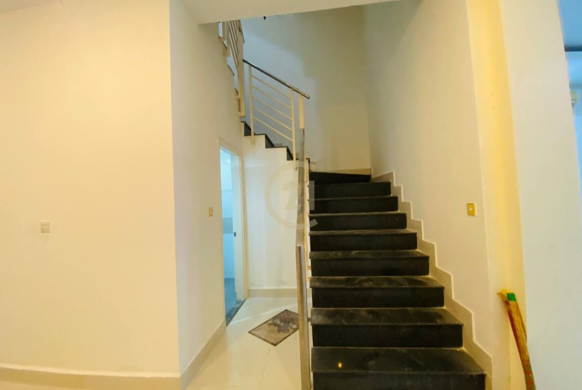 Special Price Villa LA for Rent at PH Boneg Snor