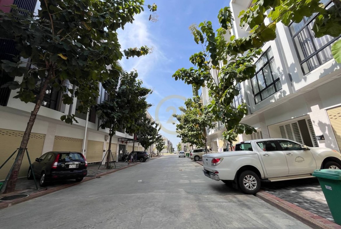 Flat House for Sale at | Peng Hout Boeng Snao, Phnom Penh