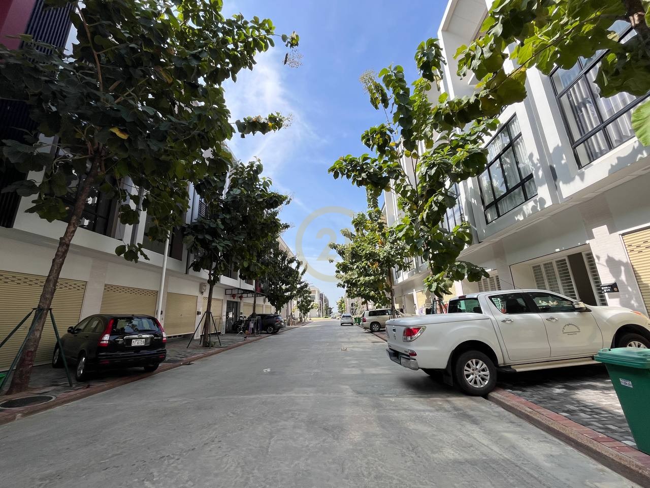 Flat House for Sale at | Peng Hout Boeng Snao, Phnom Penh