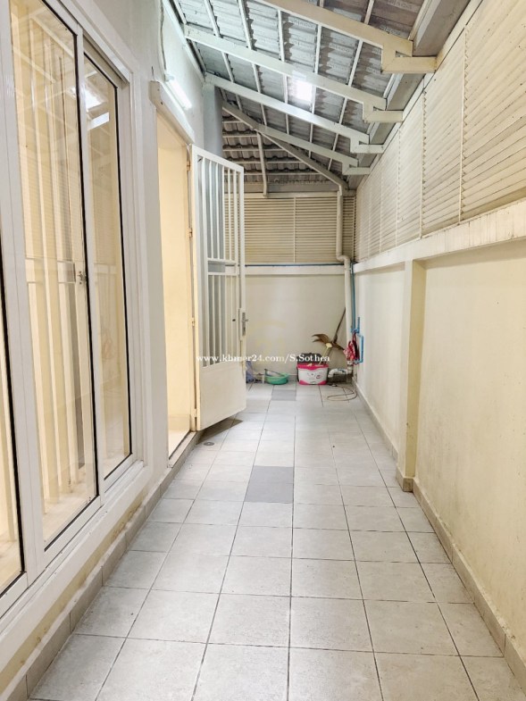 Twin Villa For Rent Near Aeon II