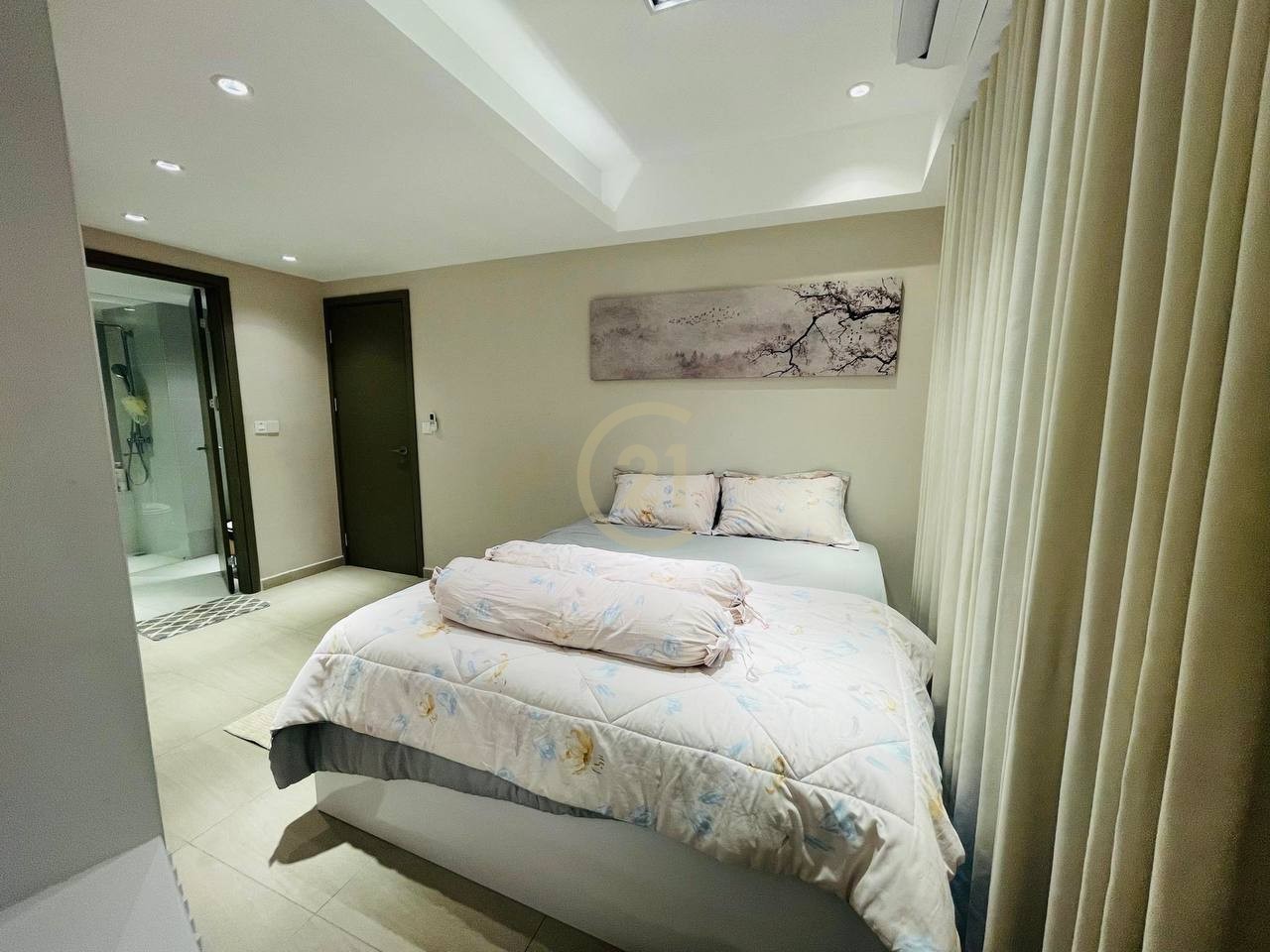 Beautiful 1 Bedroom For Sale at Time Square 3