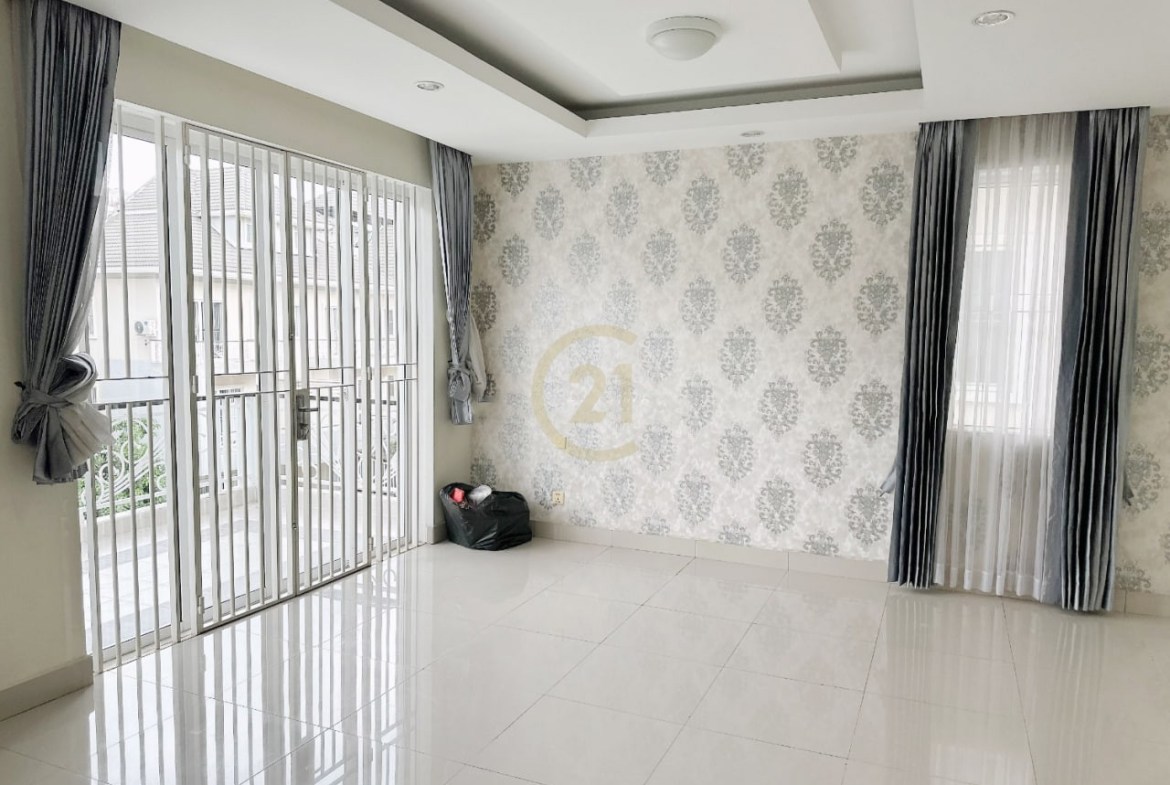 Twin Villa For Rent Near Aeon II