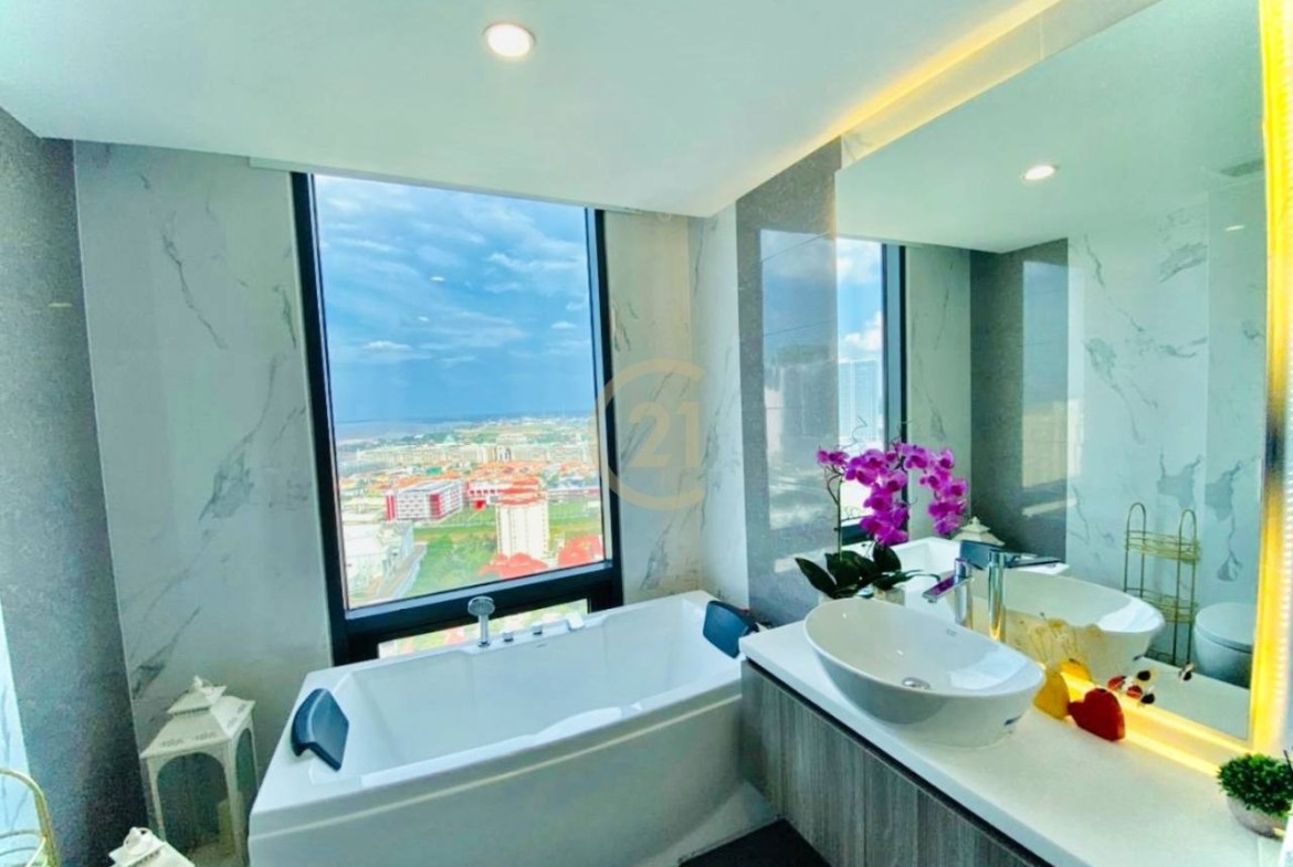 Lovely Two Bedroom for Rent at | Tonle Bassac, Phnom Penh