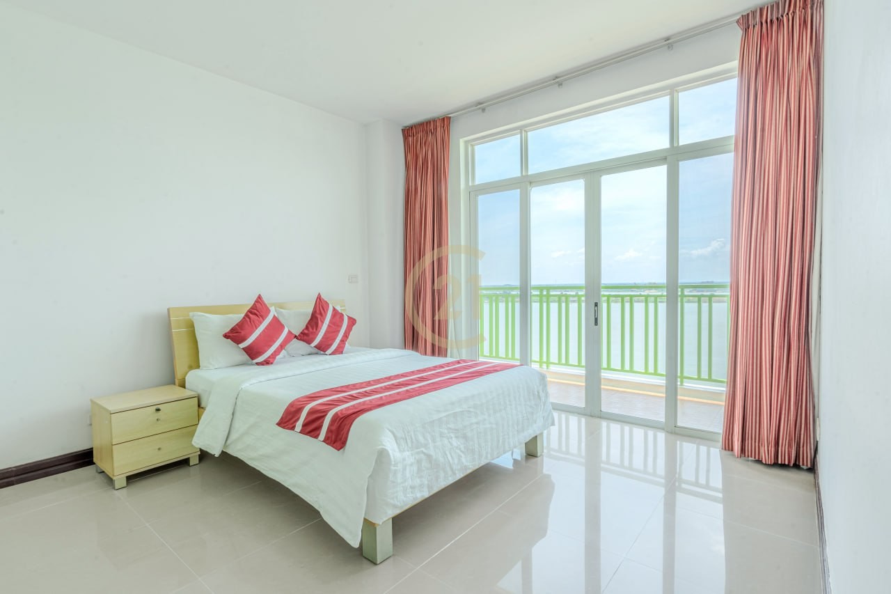 Nice 3 Bedrooom for Rent at Chroy Chongva