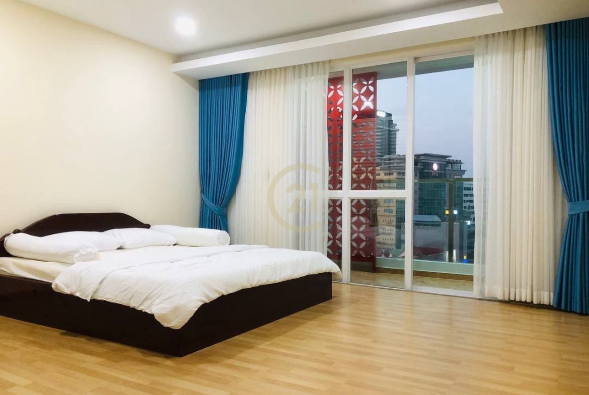 Nice Studio Room For Rent at Olympia