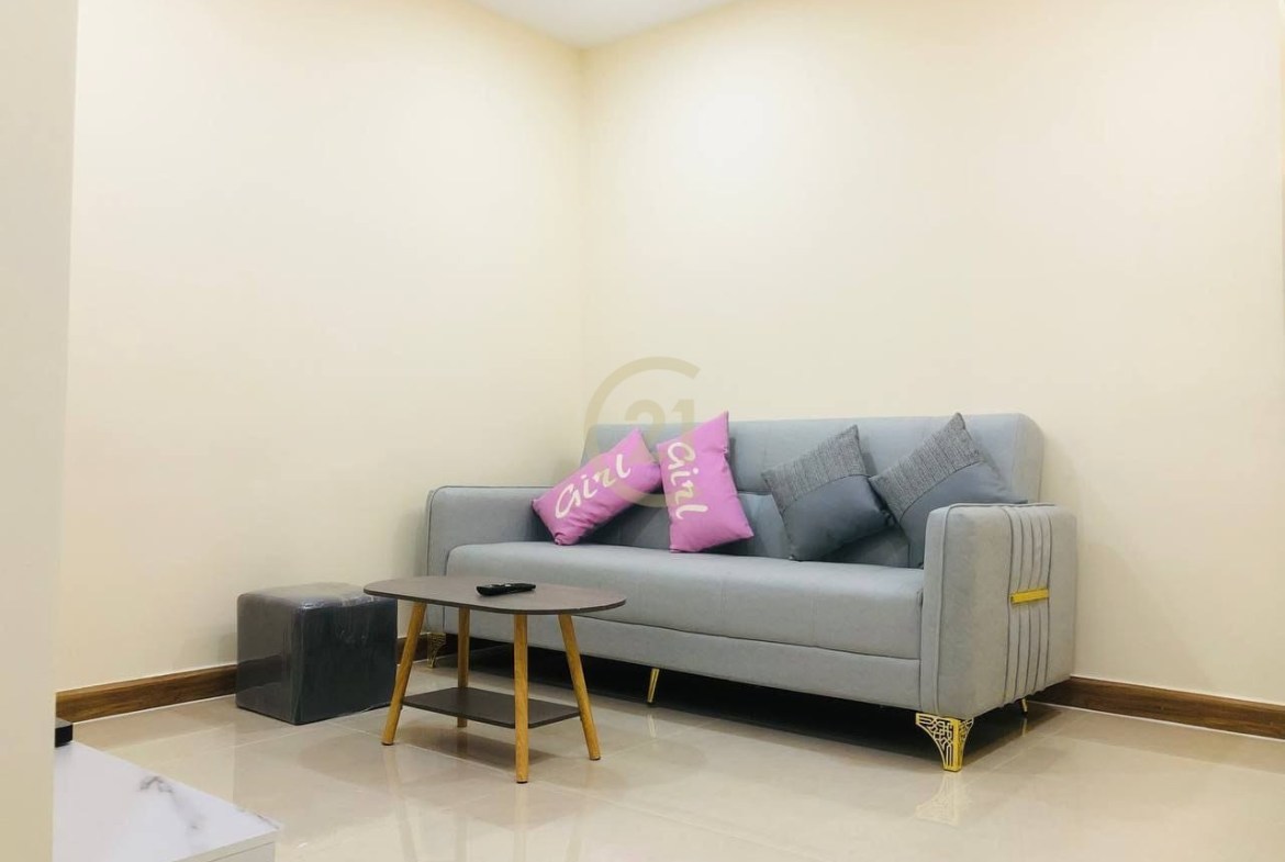 Nice Studio Room For Rent at Olympia