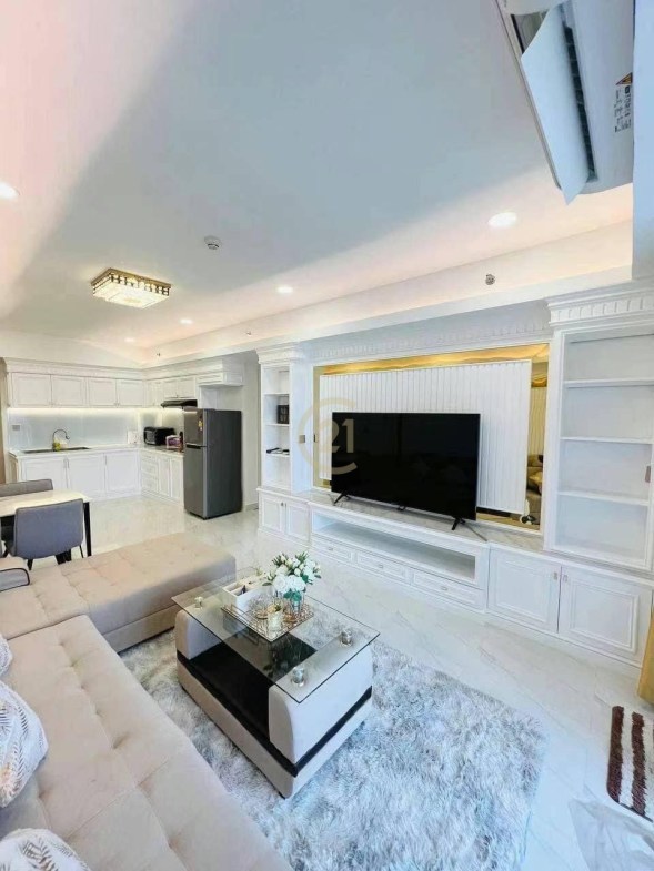 Beautiful 3 Bedroom For Rent BKK1