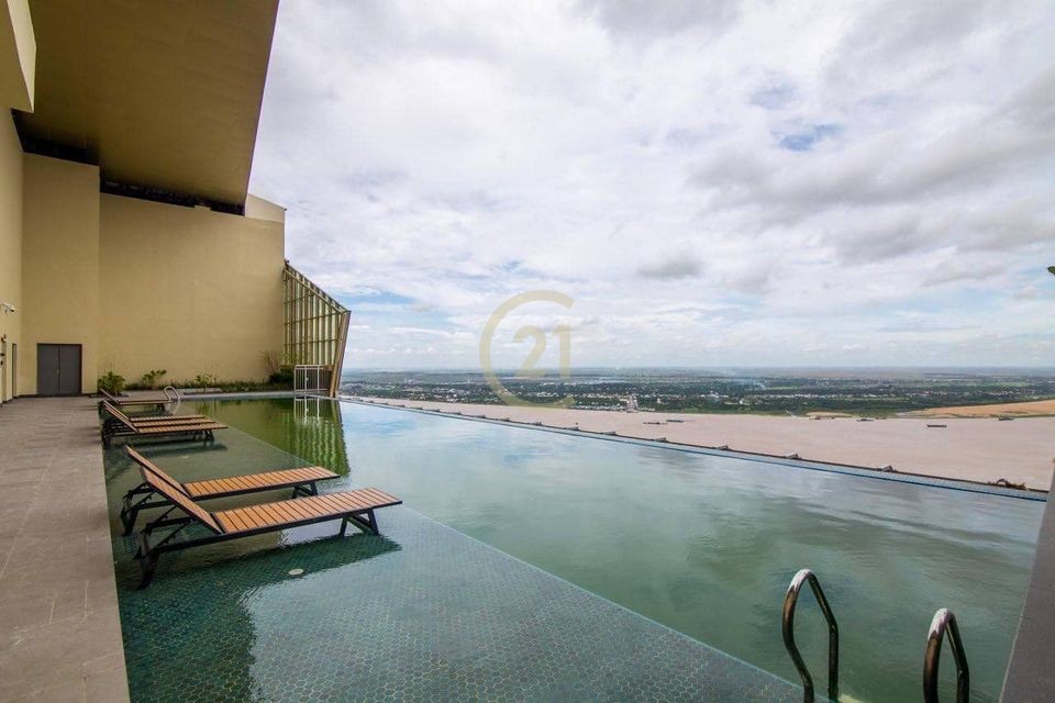 2 Bedroom Condo For Rent at The Peak