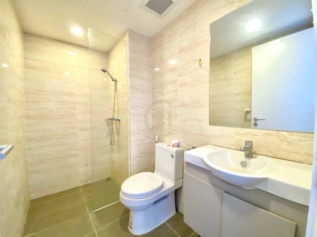 photo_10_2024-11-18_10-59-20 4 Bedroom Condo for Rent at Tonle Bassac