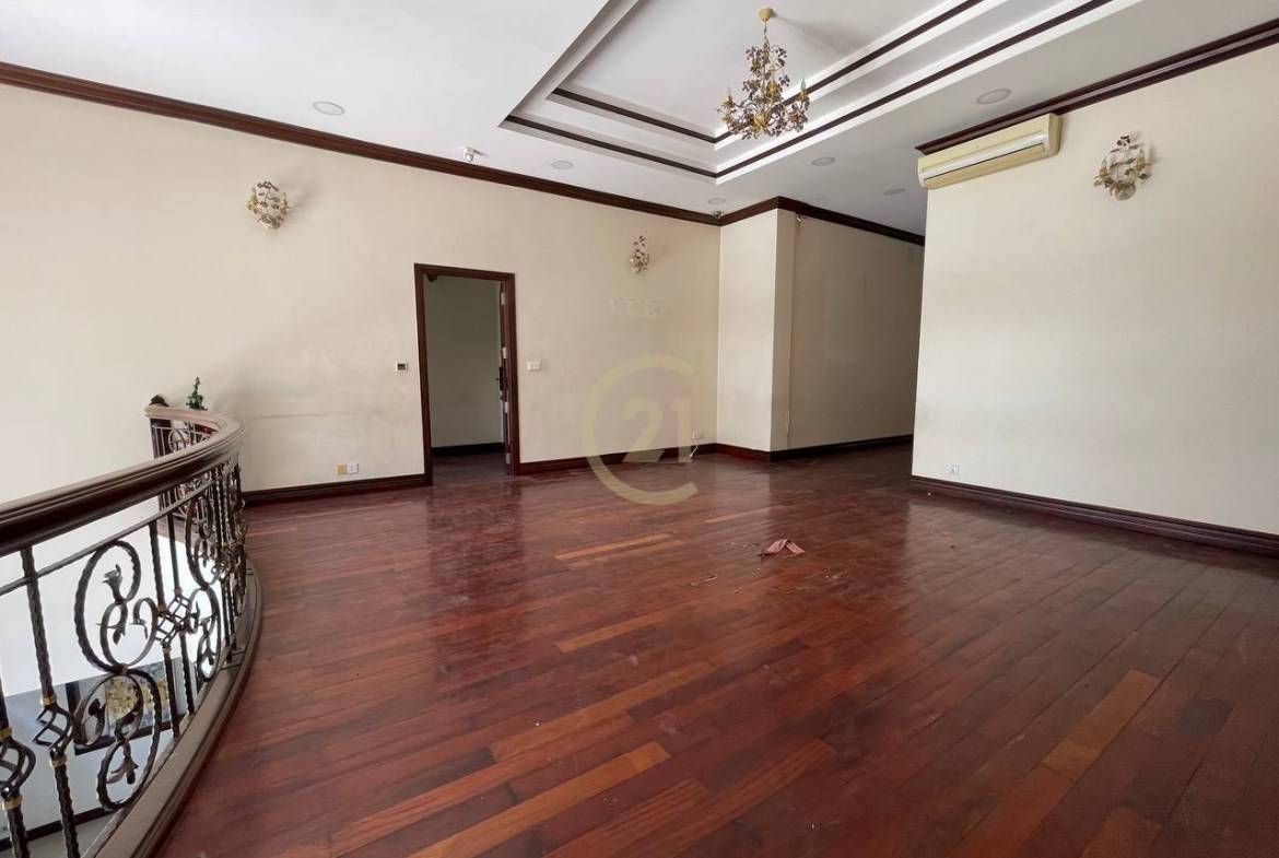 Villa for Rent at | Daun Penh, Phnom Penh