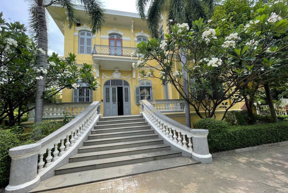 Classic Villa for rent at Independence