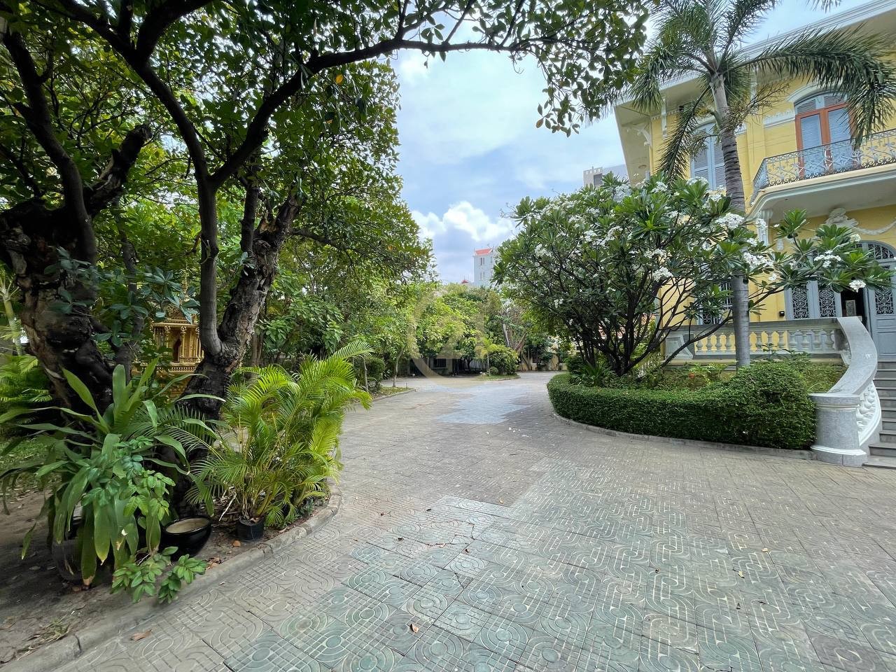 Classic Villa for rent at Independence