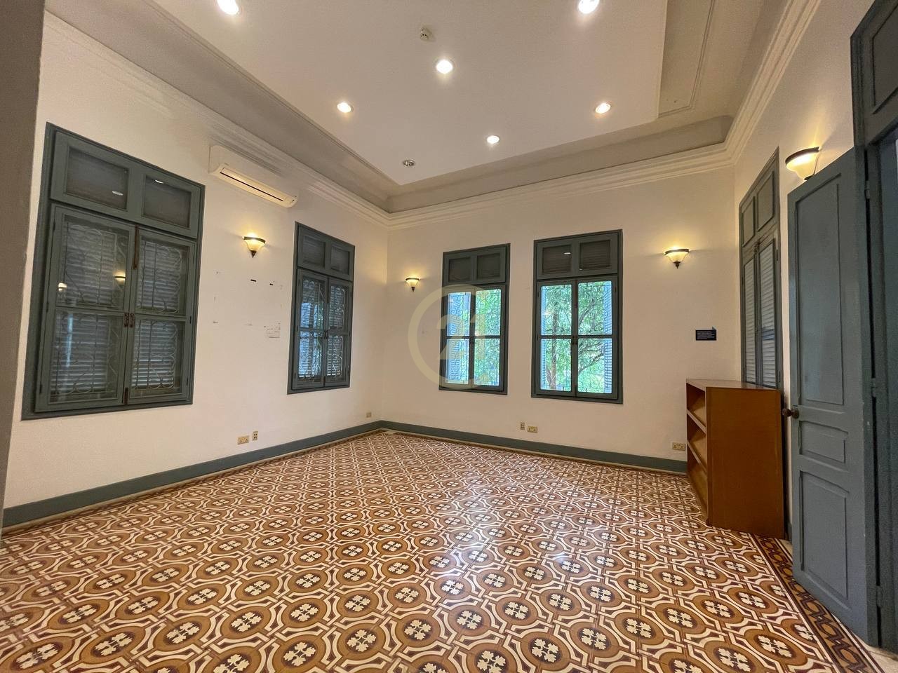 Classic Villa for rent at Independence