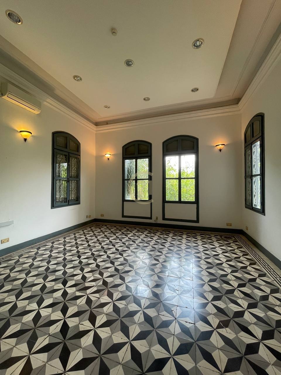Classic Villa for rent at Independence