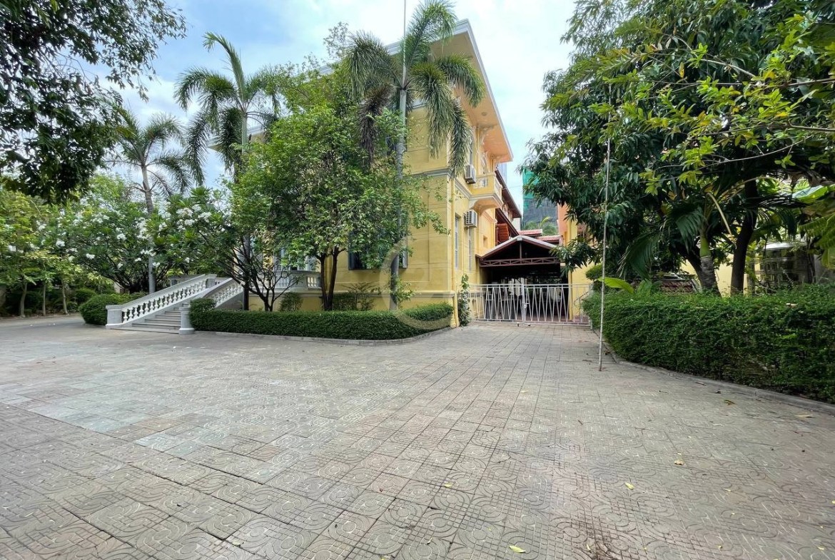 Classic Villa for rent at Independence