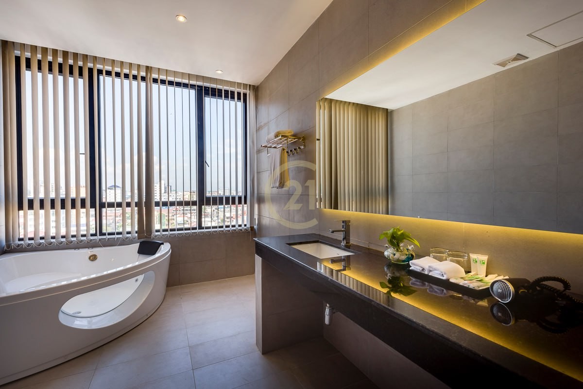 Modern Penthouse Duplex 4Bedroom For Rent At BKK2