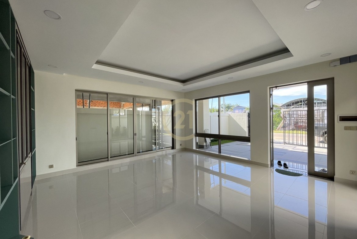 Villa for sale in Peng Hout 50M