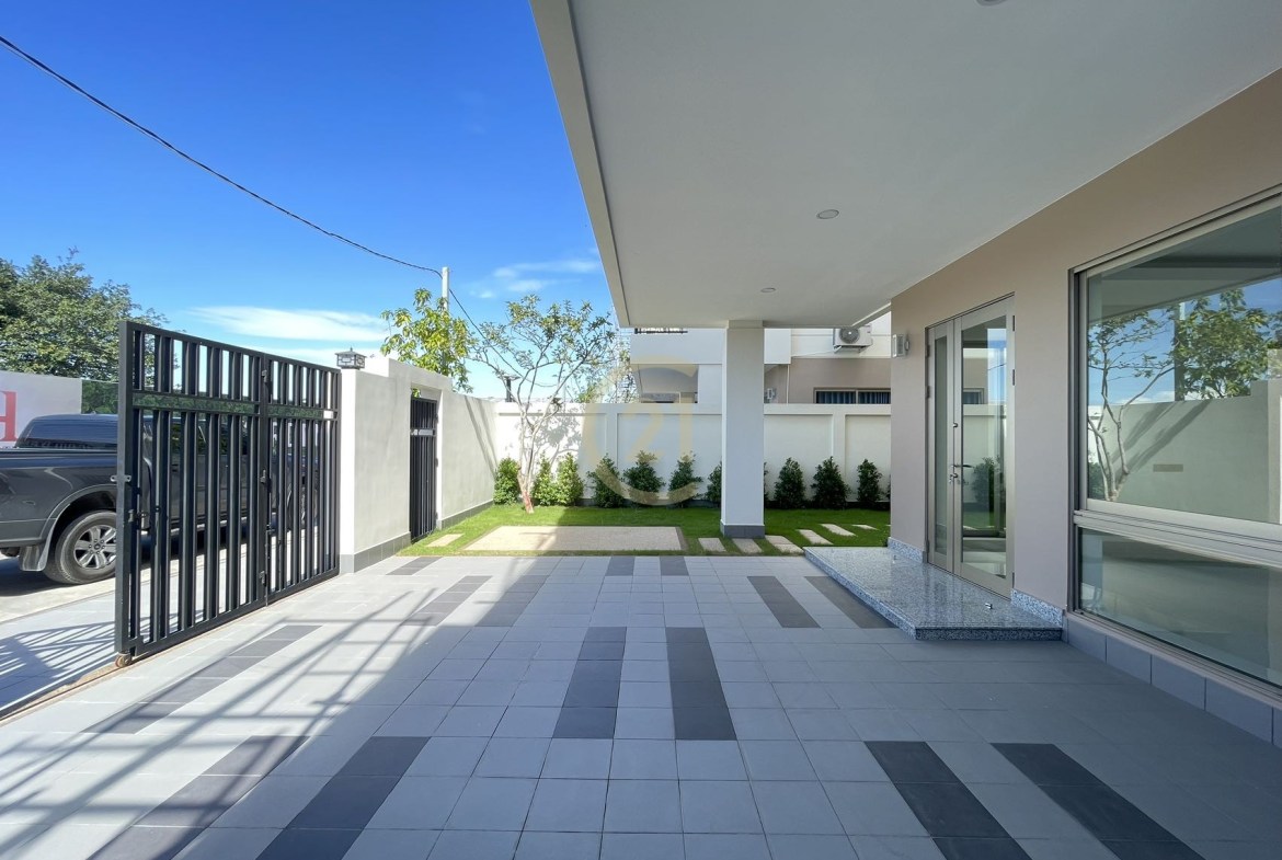 Villa for sale in Peng Hout 50M