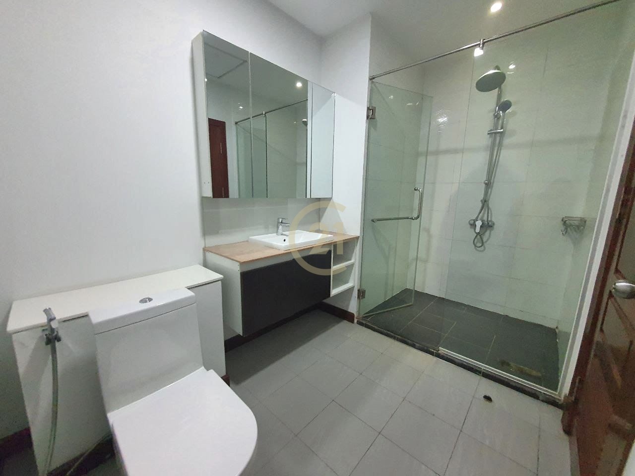 Specious 1 Bed Apt For Rent At Tonle Bassac