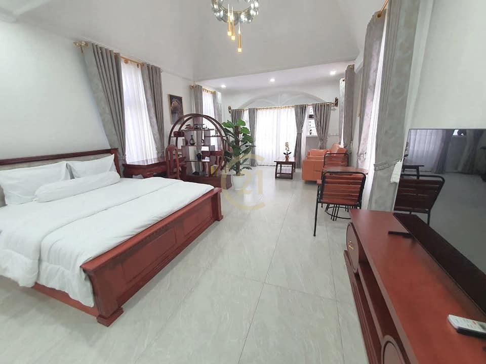 Penthouse Studio Room For Rent at BKK1