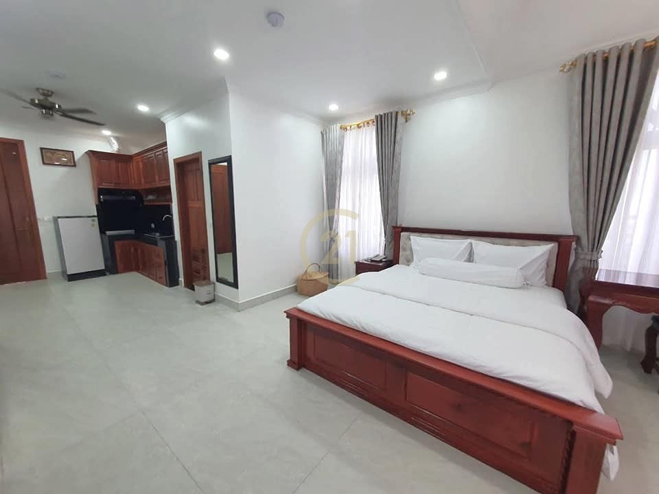 Penthouse Studio Room For Rent at BKK1