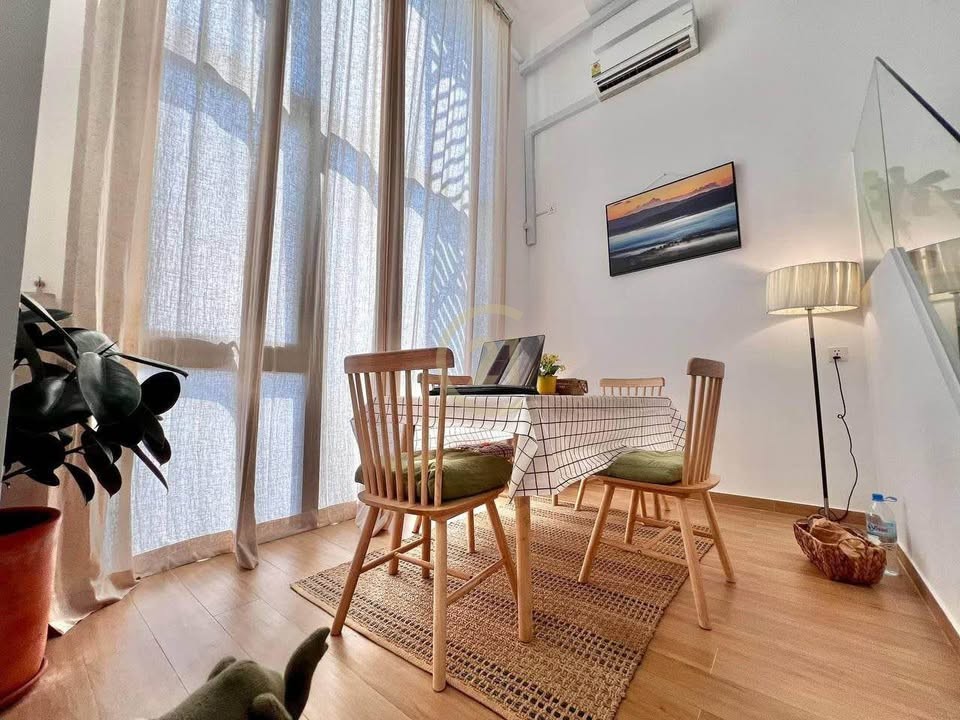 COZY LOFT STYLE FOR RENT