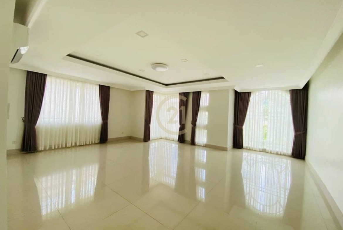 Villa for rent in Peng hout Berng Snao