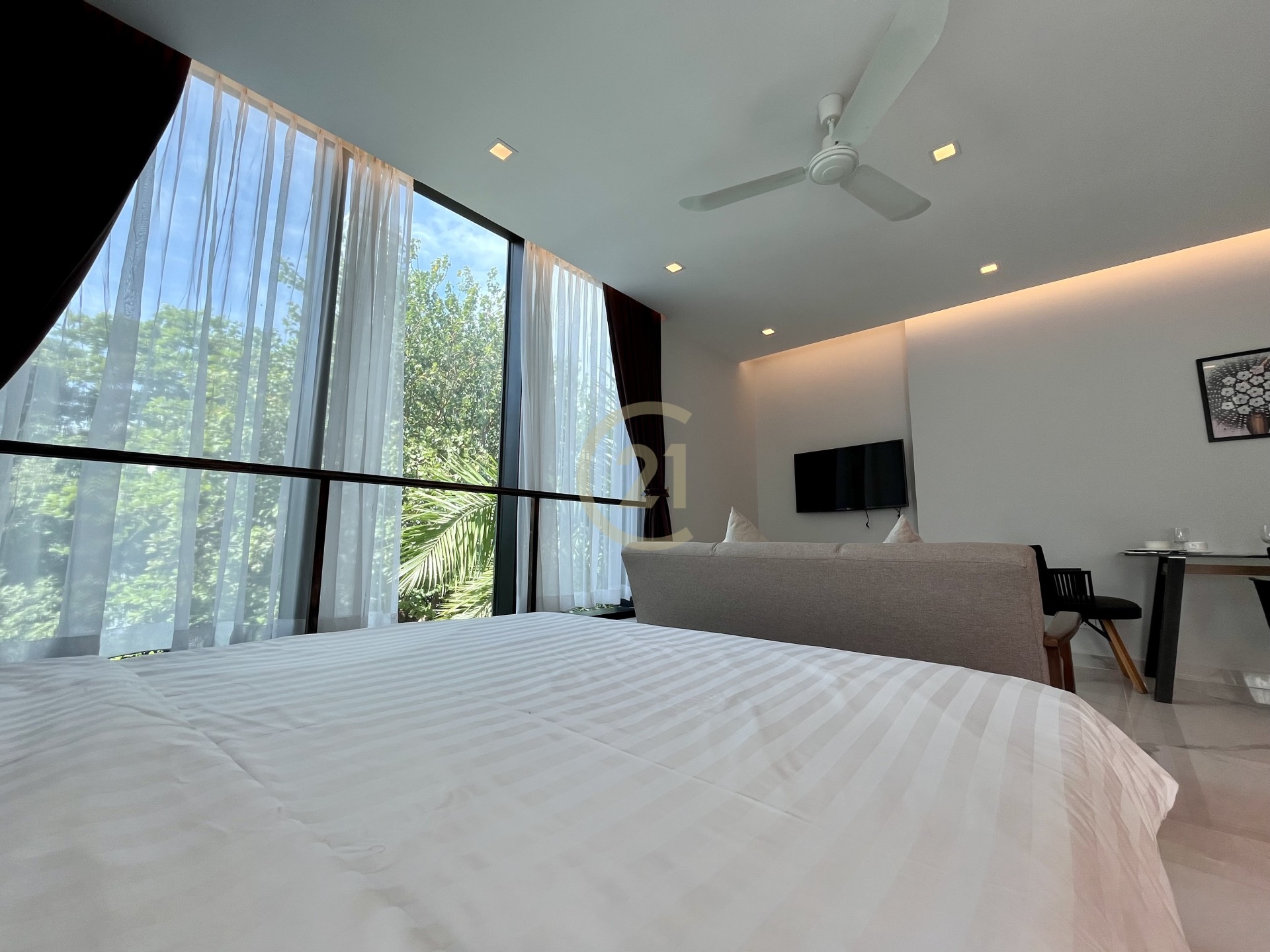 Luxury Studio Room for Rent | BKK1 – Prime Location