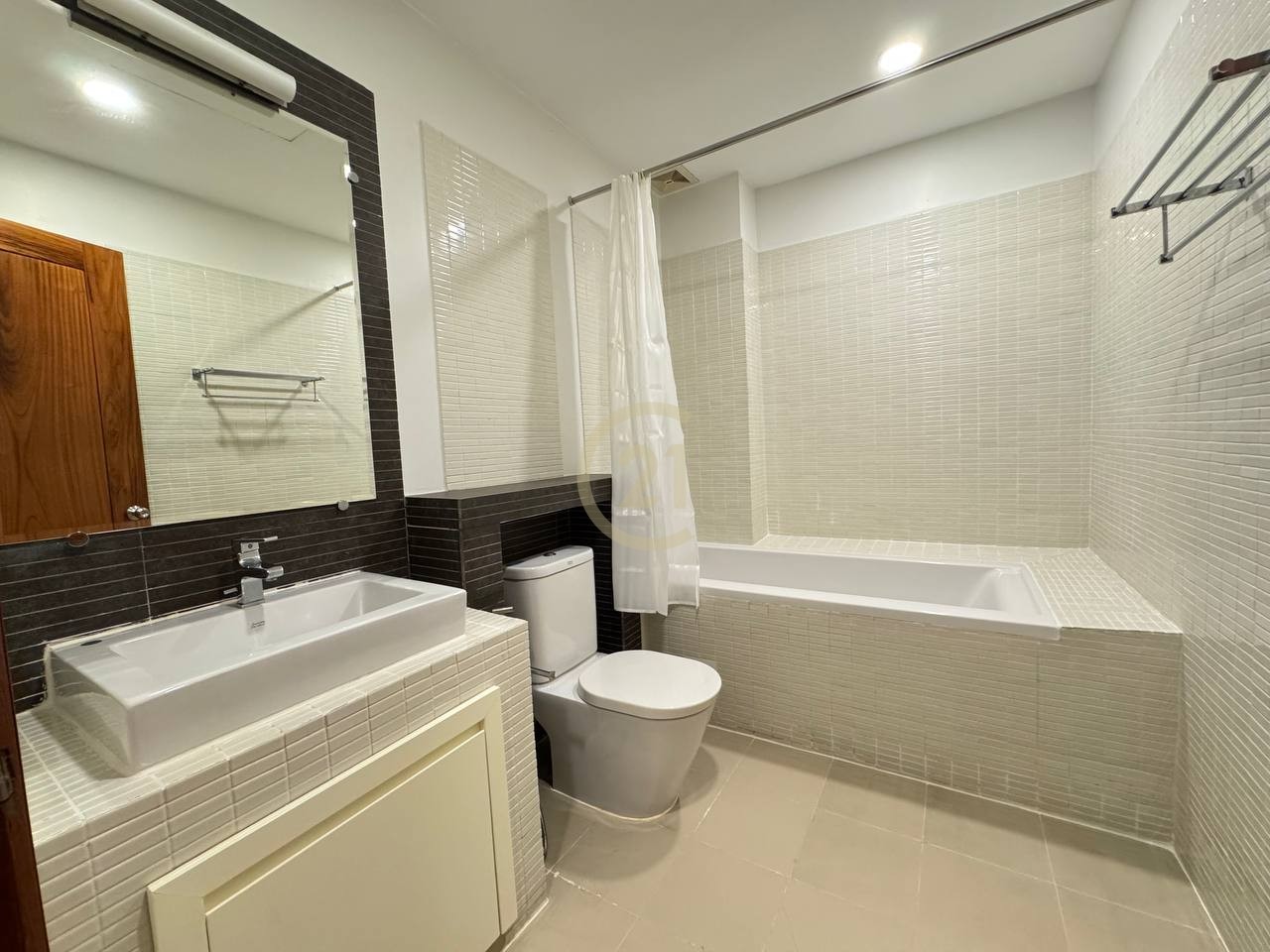 Big Three Bedroom For Rent At Tonle Bassac