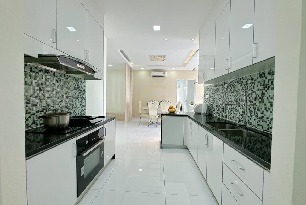 PREMIUM FOUR BEDROOM FOR RENT