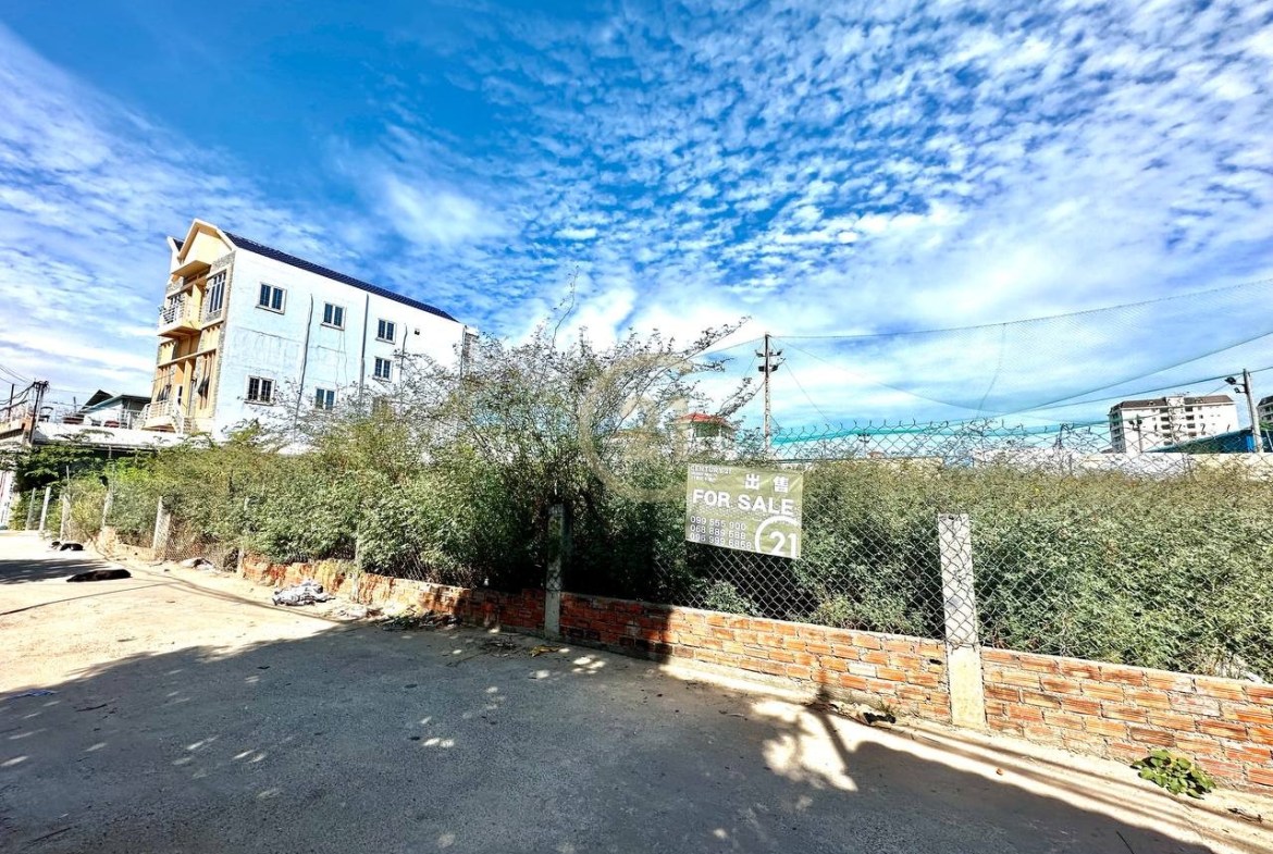 LAND FOR SALE UNDER MARKET PRICE