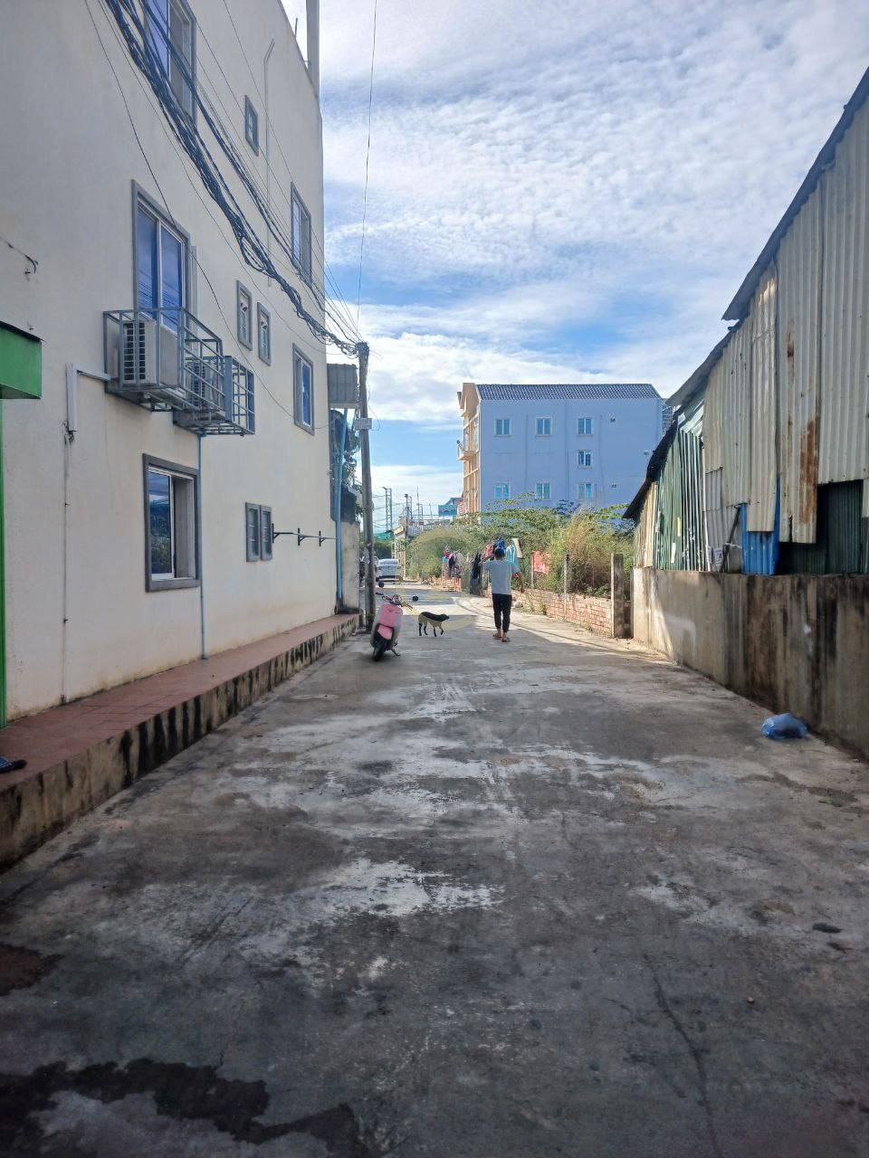 LAND FOR SALE UNDER MARKET PRICE