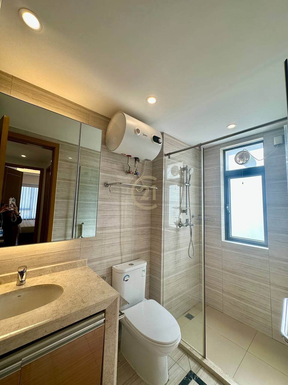 Special Price 2 Bedroom For Rent at R&F