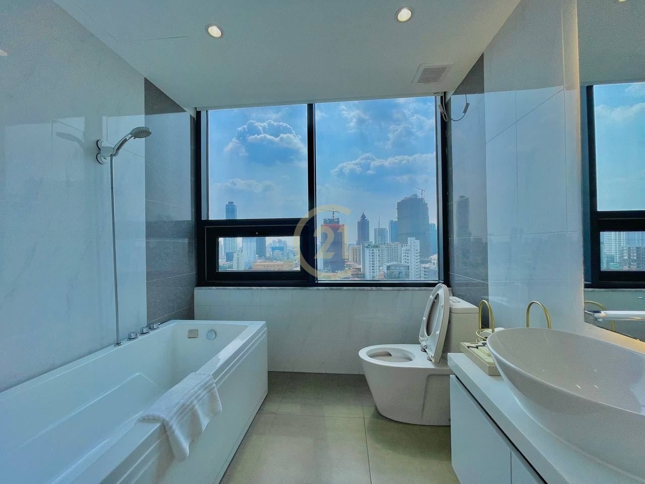 Stylish 3 Bedroom For Rent At Tonle Bassac