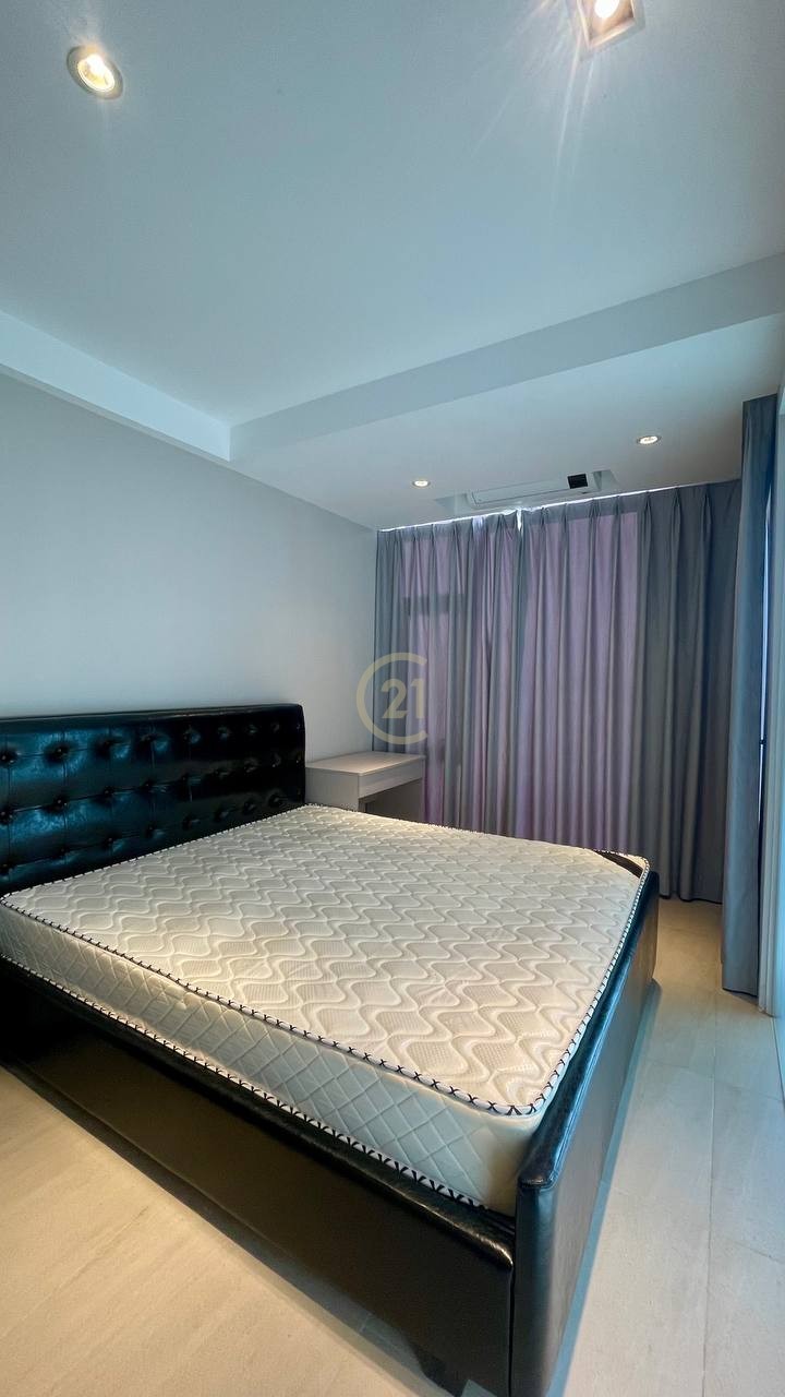 1 Bedroom Condo For Rent at Time Square 3