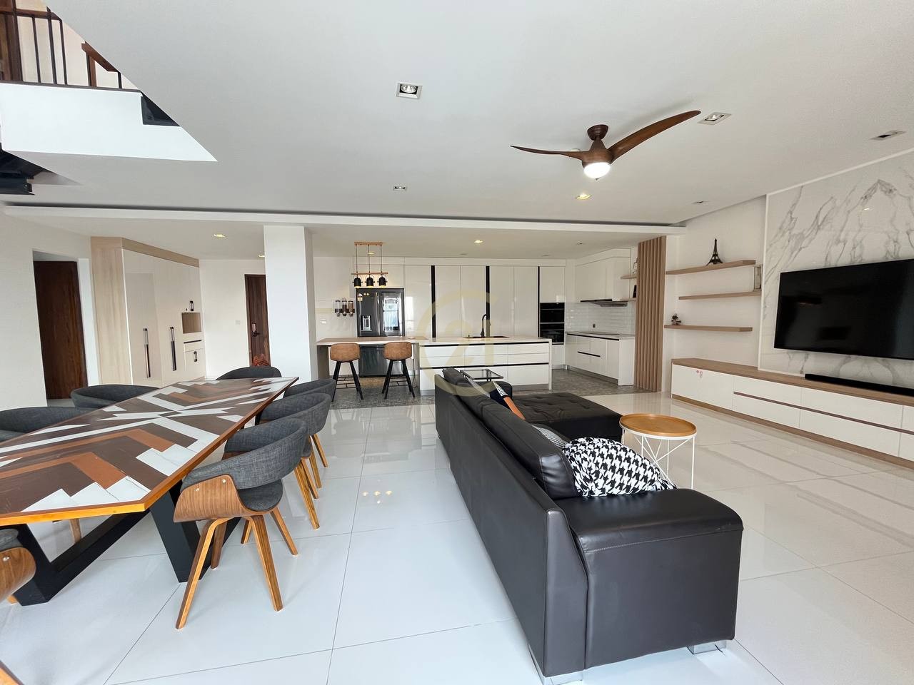 photo_3_2024-12-23_13-53-09 Luxury Penthouse for Rent at | Tonle Bassac, Phnom Penh