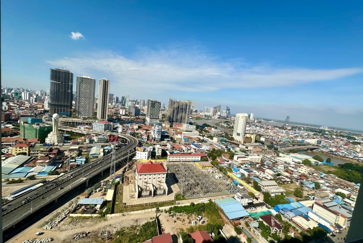 Special Price 2 Bedroom For Rent at R&F