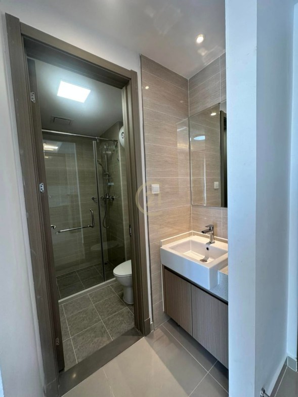 Brand New 1 Bedroom For Rent at R&F Condo