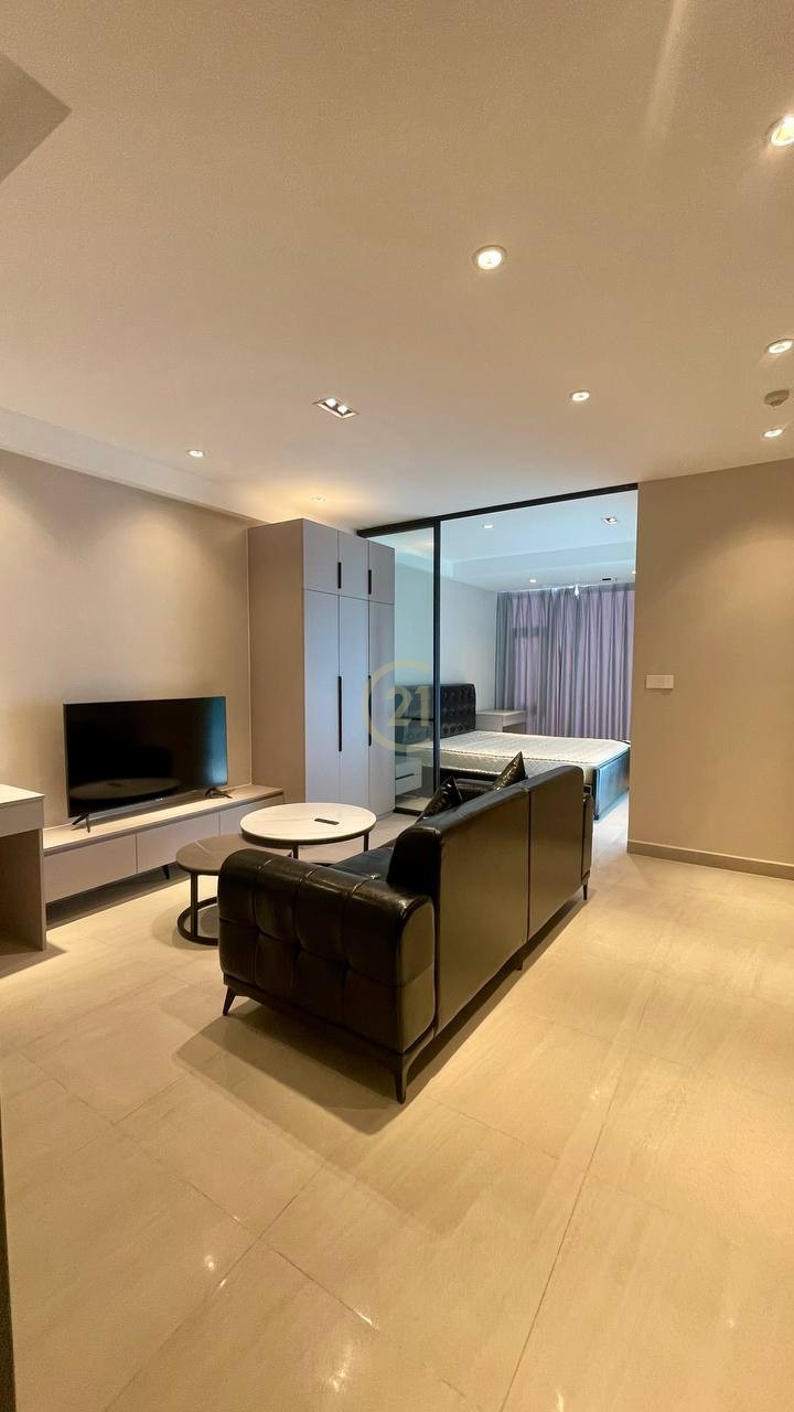 1 Bedroom Condo For Rent at Time Square 3